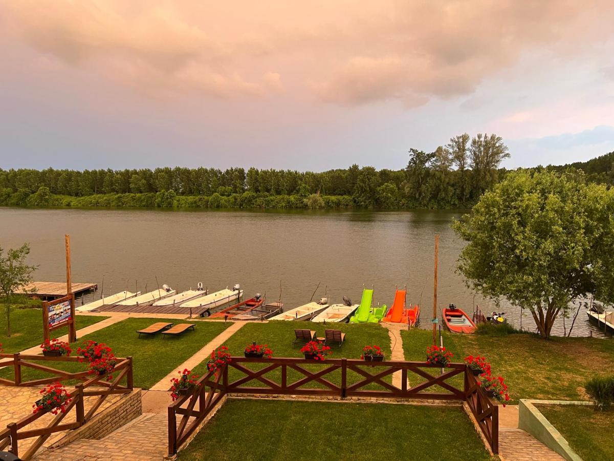 Apartmani Tiske Noci Bečej Exterior foto
