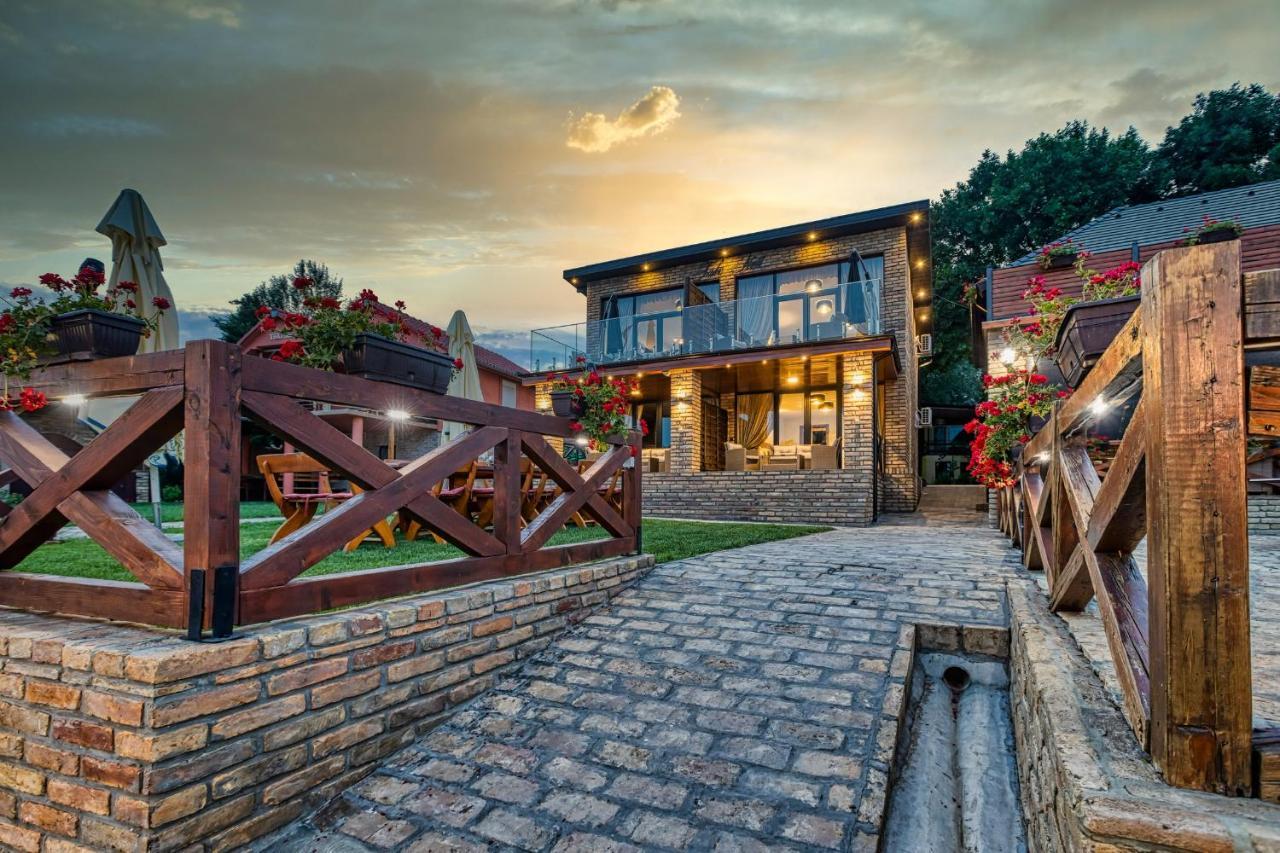 Apartmani Tiske Noci Bečej Exterior foto