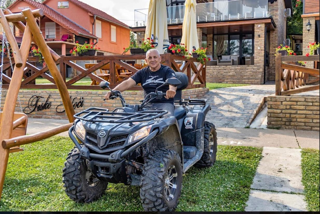 Apartmani Tiske Noci Bečej Exterior foto